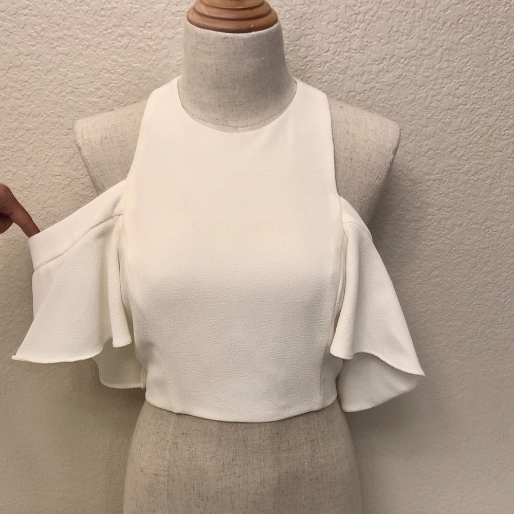 High neck cold shoulder crop top
